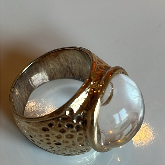 Hammered Goldtone and Clear Stone Ring - Picture 5 of 10
